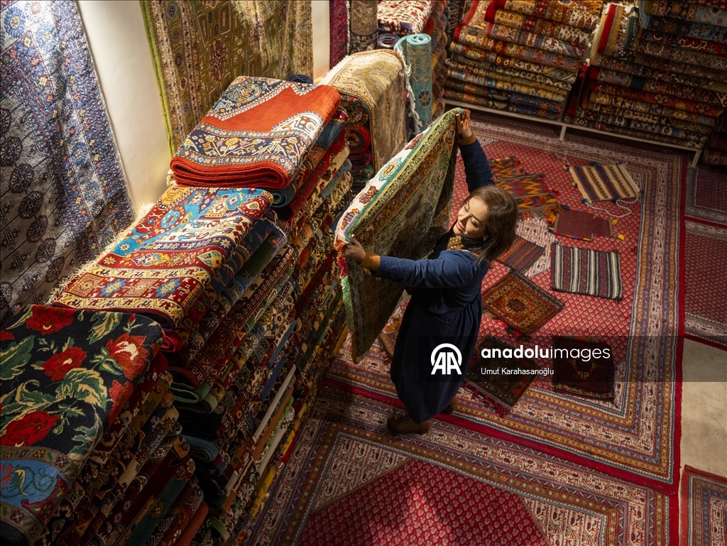 Carpet tradition continues in Tehran's Grand Bazaar