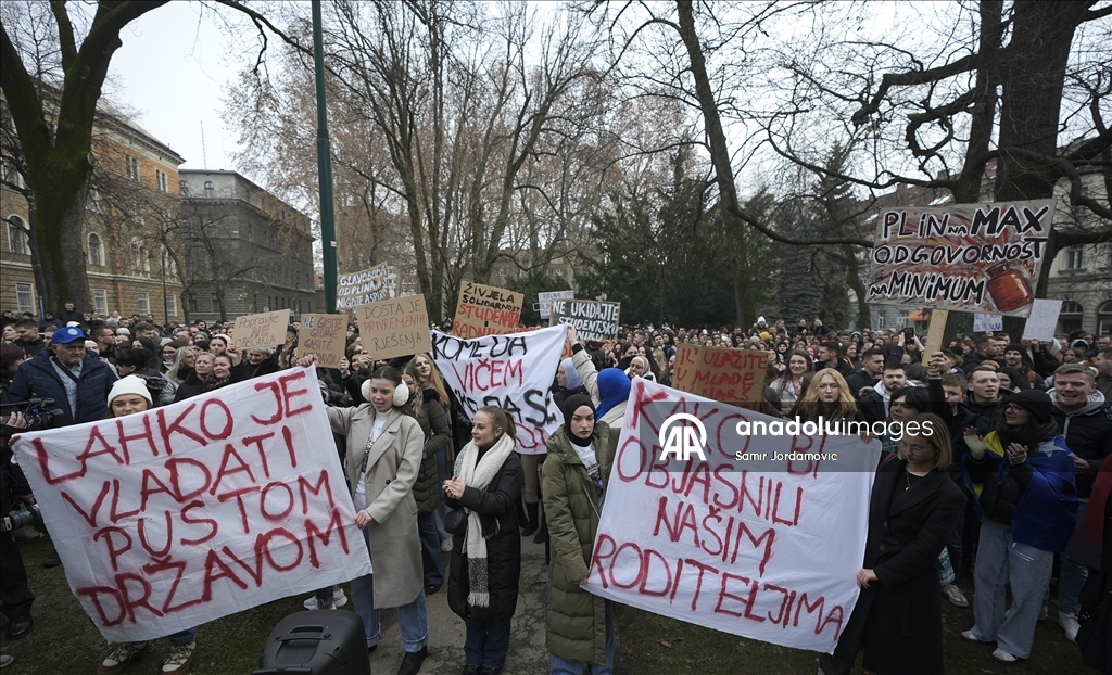 Studenti pred Vladom KS traže sistemsko rješavanje problema u domovima