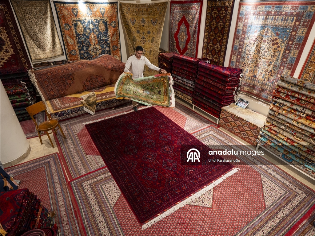 Carpet tradition continues in Tehran's Grand Bazaar