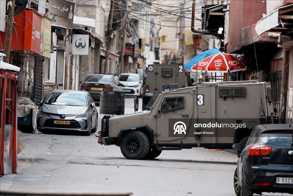 İsrail güçleri, Batı Şeria'daki Amari Mülteci Kampı'na baskın düzenledi