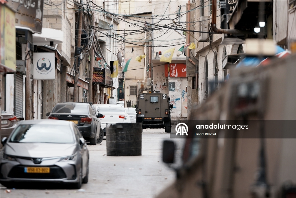 İsrail güçleri, Batı Şeria'daki Amari Mülteci Kampı'na baskın düzenledi