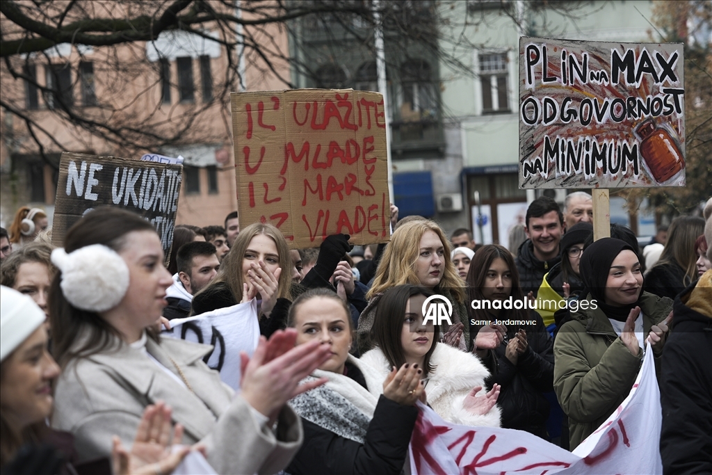 Studenti pred Vladom KS traže sistemsko rješavanje problema u domovima
