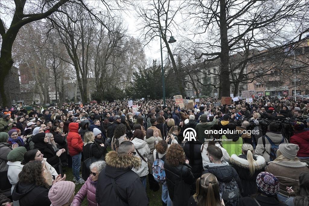 Studenti pred Vladom KS traže sistemsko rješavanje problema u domovima