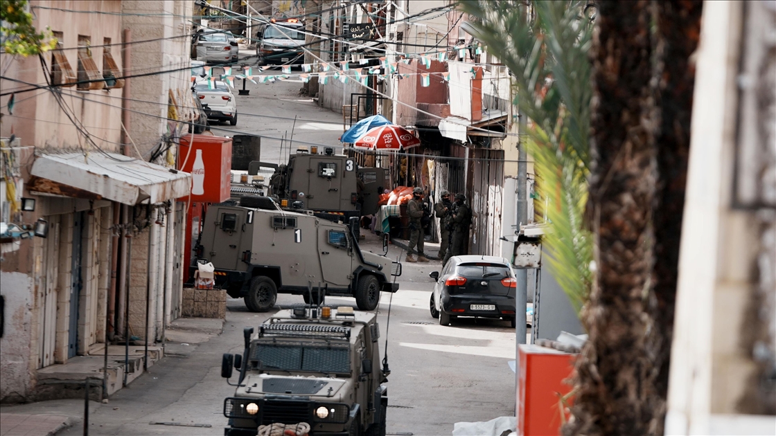 İsrail güçleri, Batı Şeria'daki Amari Mülteci Kampı'na baskın düzenledi