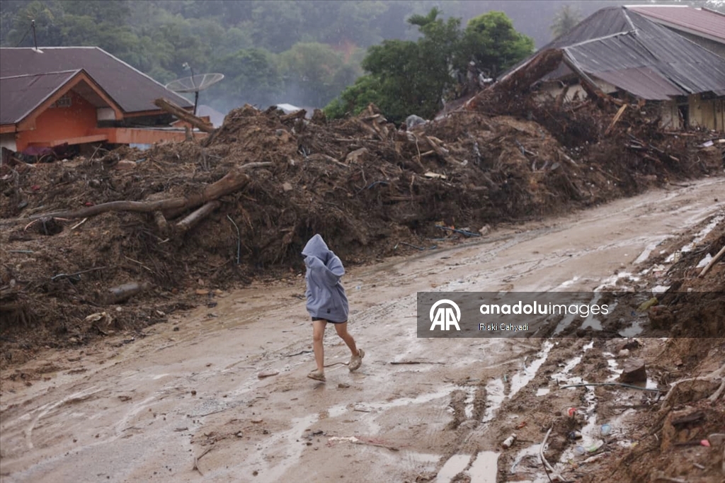 Flash floods and landslides in Sumatra
