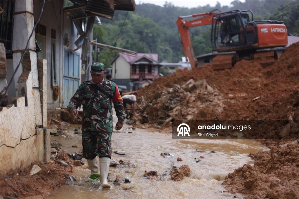 Flash floods and landslides in Sumatra
