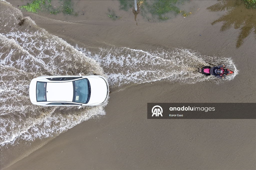 Irak'ta sağanak yağış hayatı olumsuz etkiledi