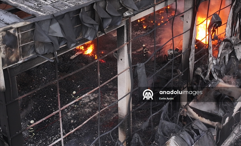 Kırıkkale OSB'de bir fabrikada çıkan yangına müdahale ediliyor