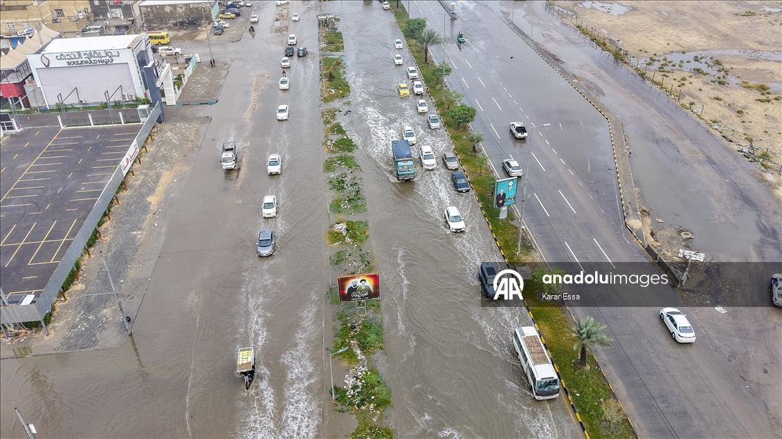 Irak'ta sağanak yağış hayatı olumsuz etkiledi