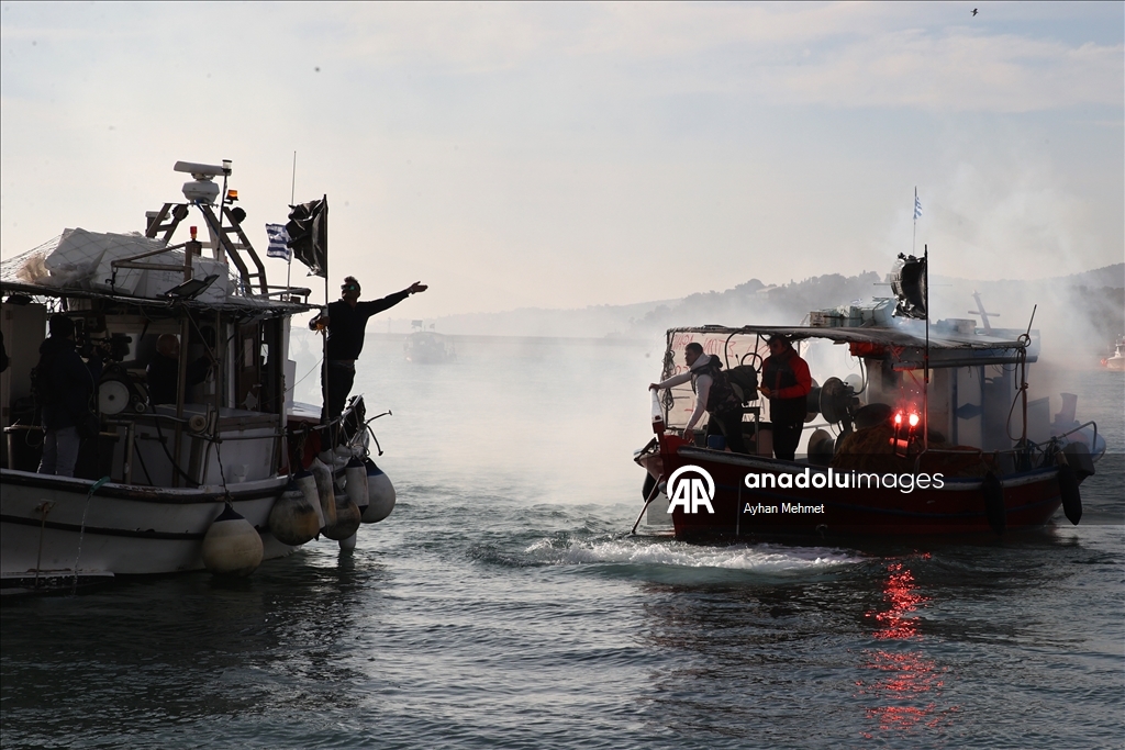 Yunanistan'da çiftçiler, Volos Limanı'nı ulaşıma kapattı