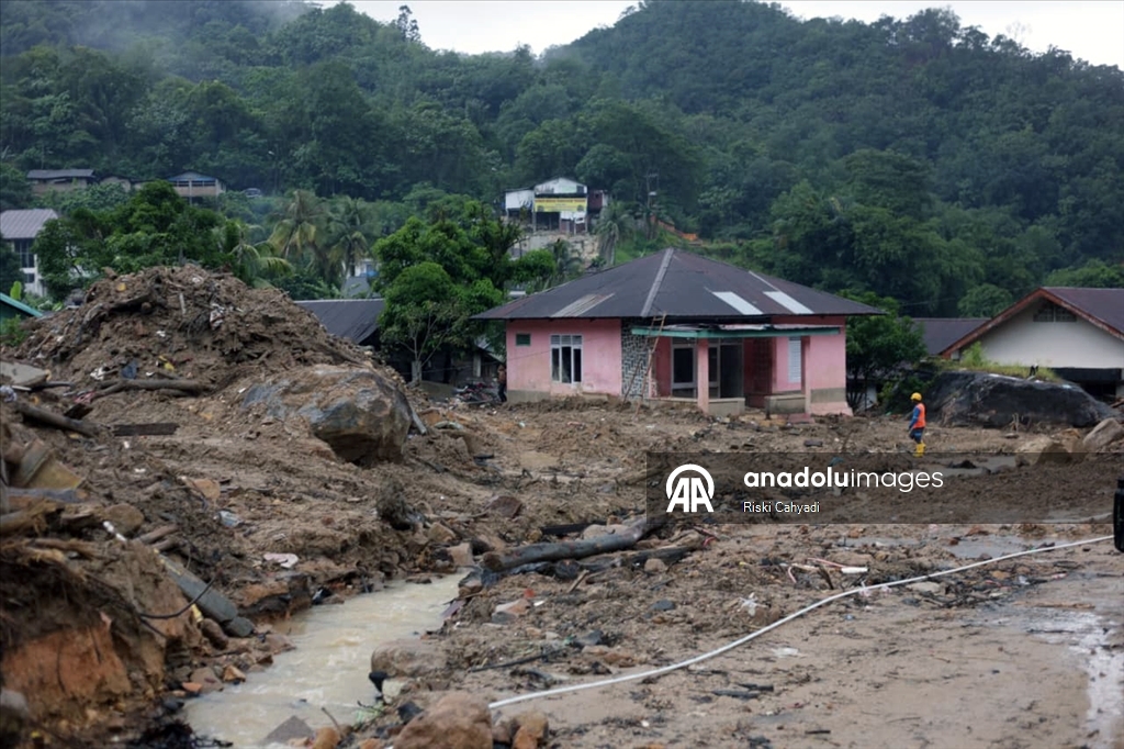 Flash floods and landslides in Sumatra