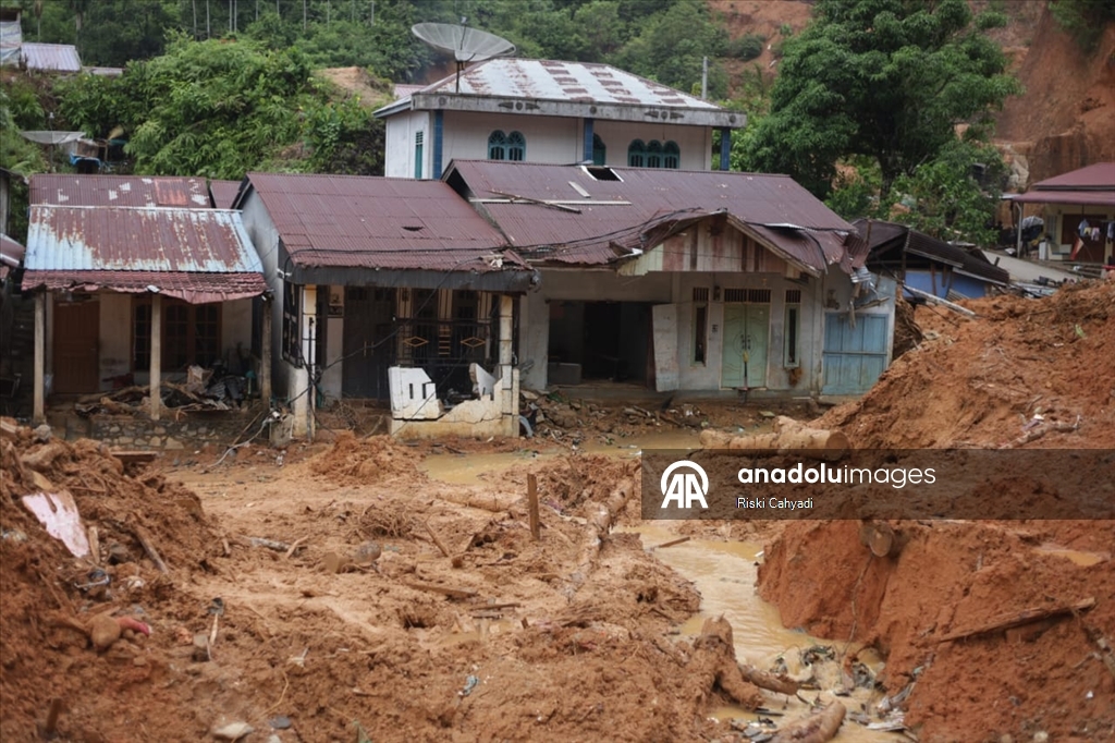 Flash floods and landslides in Sumatra