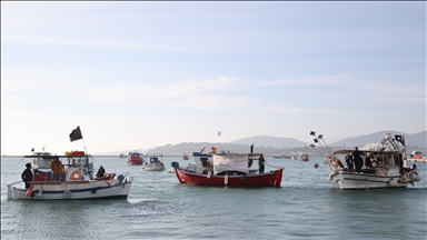 Yunanistan'da çiftçiler, Volos Limanı'nı ulaşıma kapattı