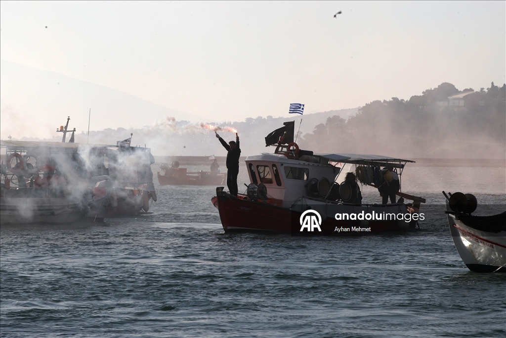 В Греции фермеры перекрыли порт Волос