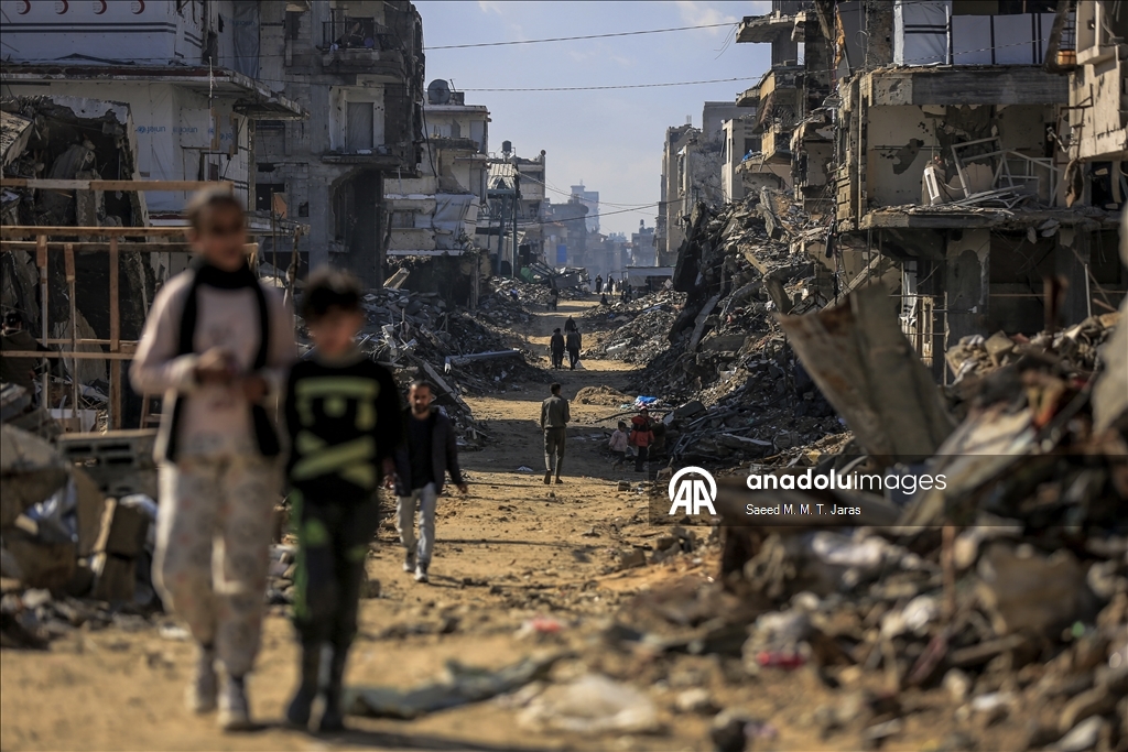 Перемещенные палестинцы в Газе выживают в тяжелых погодных условиях