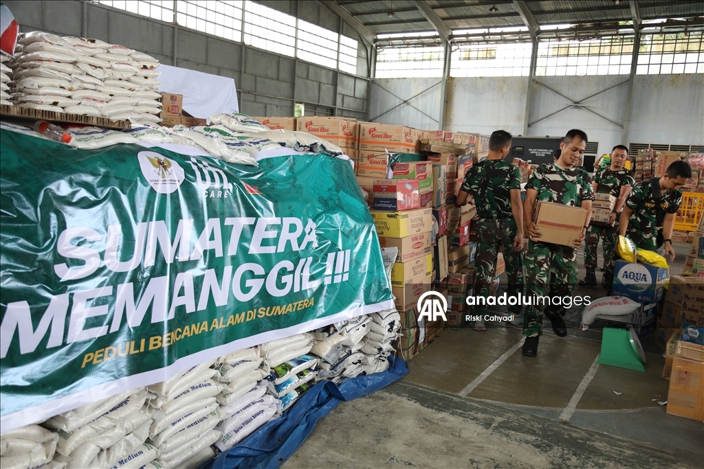 Indonesian National Armed Forces prepare aid for victims of flash floods and landslides in Indonesia