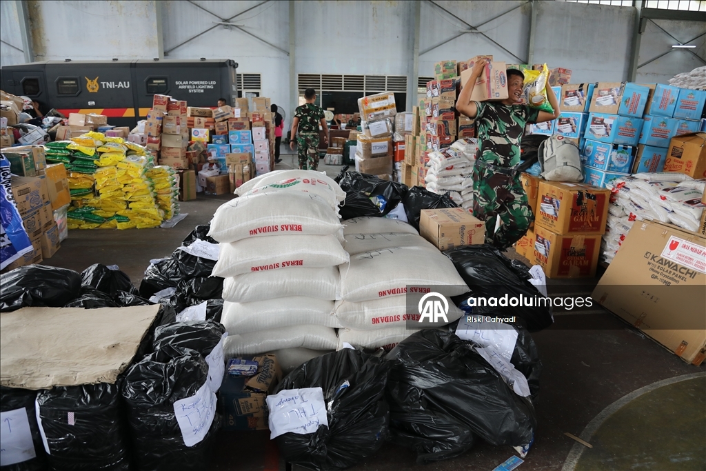 Indonesian National Armed Forces prepare aid for victims of flash floods and landslides in Indonesia