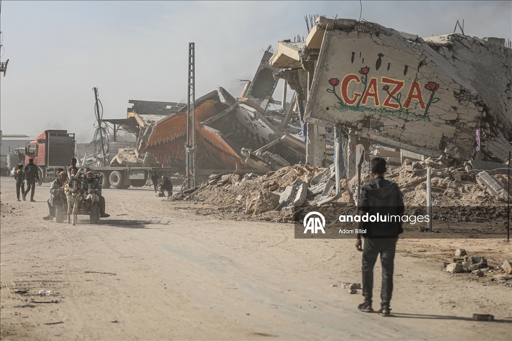 Художники из Газы раскрасили рисунками обломки зданий, разрушенных в результате израильских атак