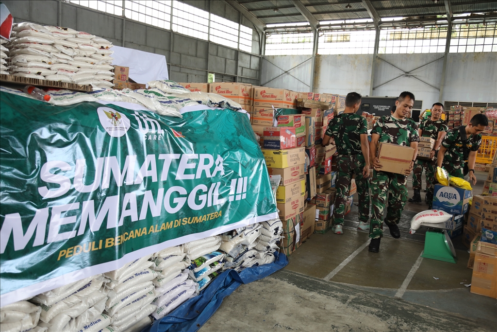 Indonesian National Armed Forces prepare aid for victims of flash floods and landslides in Indonesia