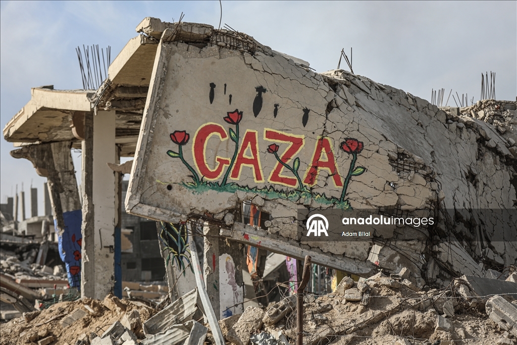 Художники из Газы раскрасили рисунками обломки зданий, разрушенных в результате израильских атак