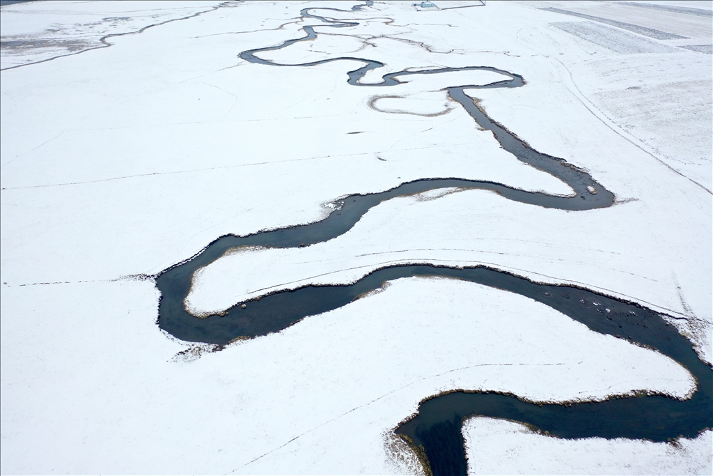 Kışın donmayan ve göz kamaştıran menderesler hayvancılığa katkı sağlıyor