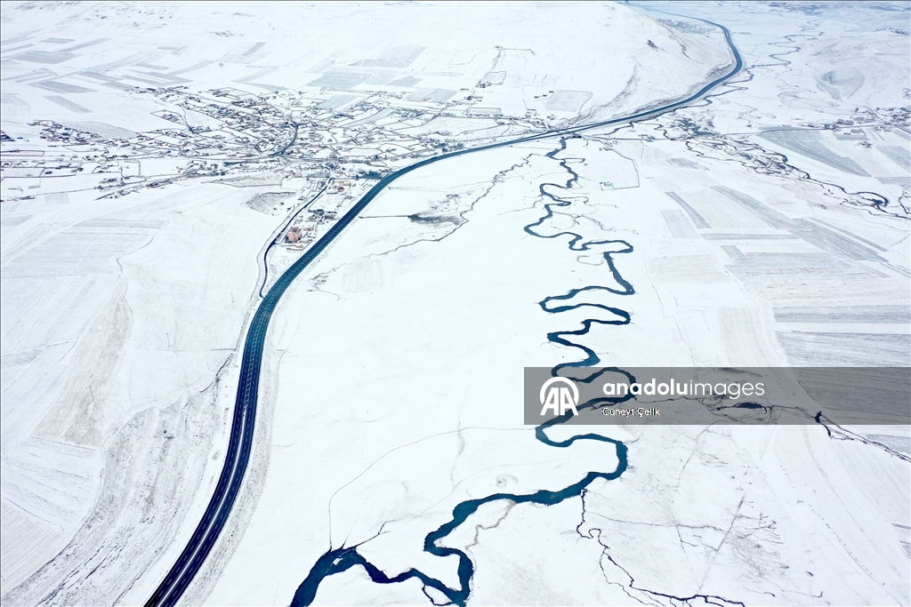 Kışın donmayan ve göz kamaştıran menderesler hayvancılığa katkı sağlıyor