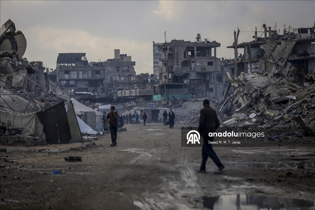 Перемещенные палестинцы в Газе выживают в тяжелых погодных условиях