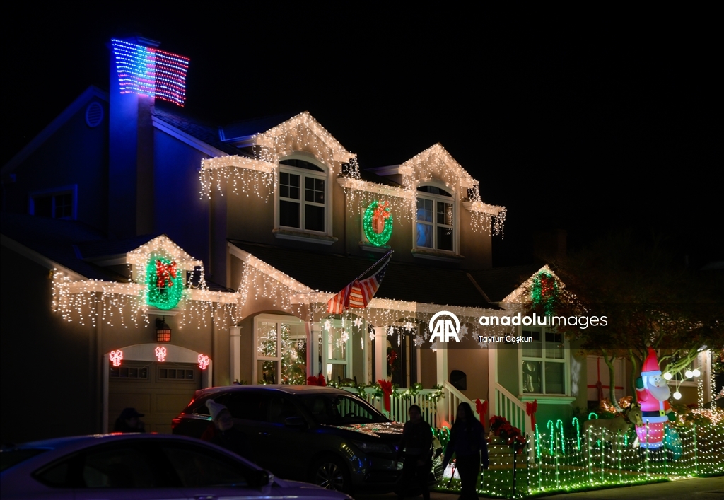 Christmas decorations and lights of San Carlos in California
