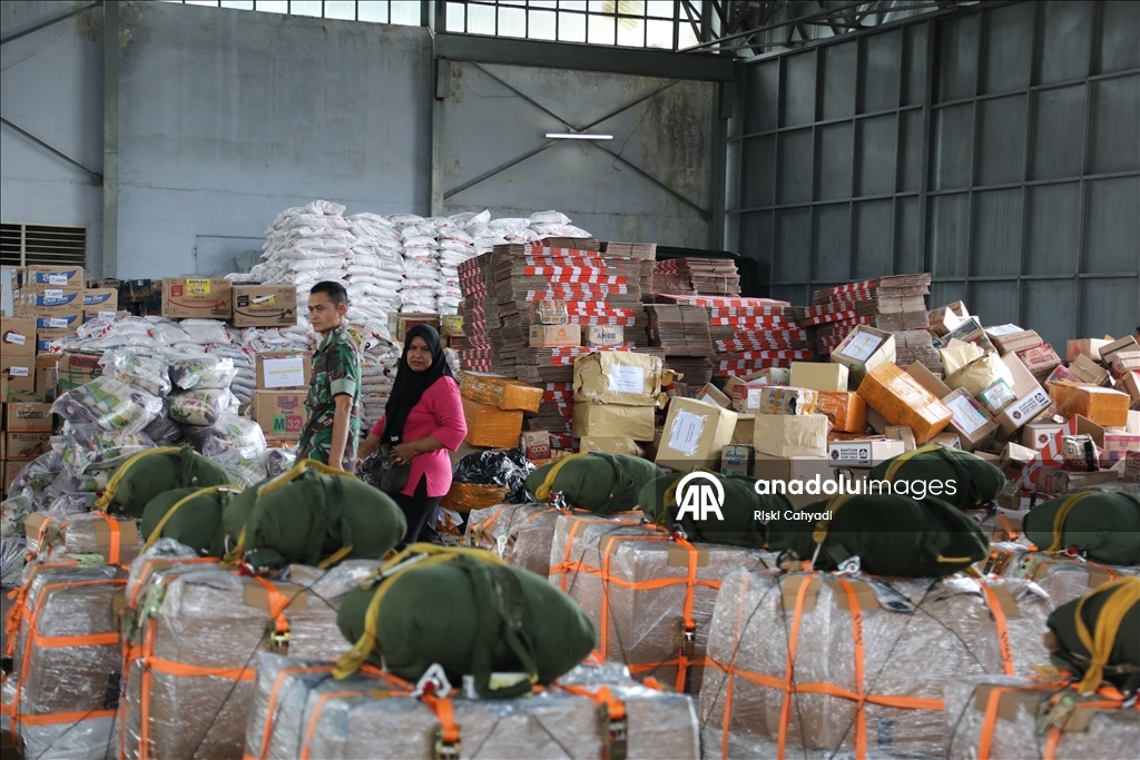 Indonesian National Armed Forces prepare aid for victims of flash floods and landslides in Indonesia