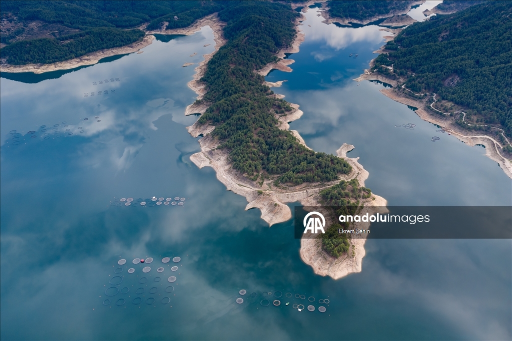 Karacaören Barajı’nda balıkçılık ve çiftlikler bölge ekonomisine katkı sağlıyor