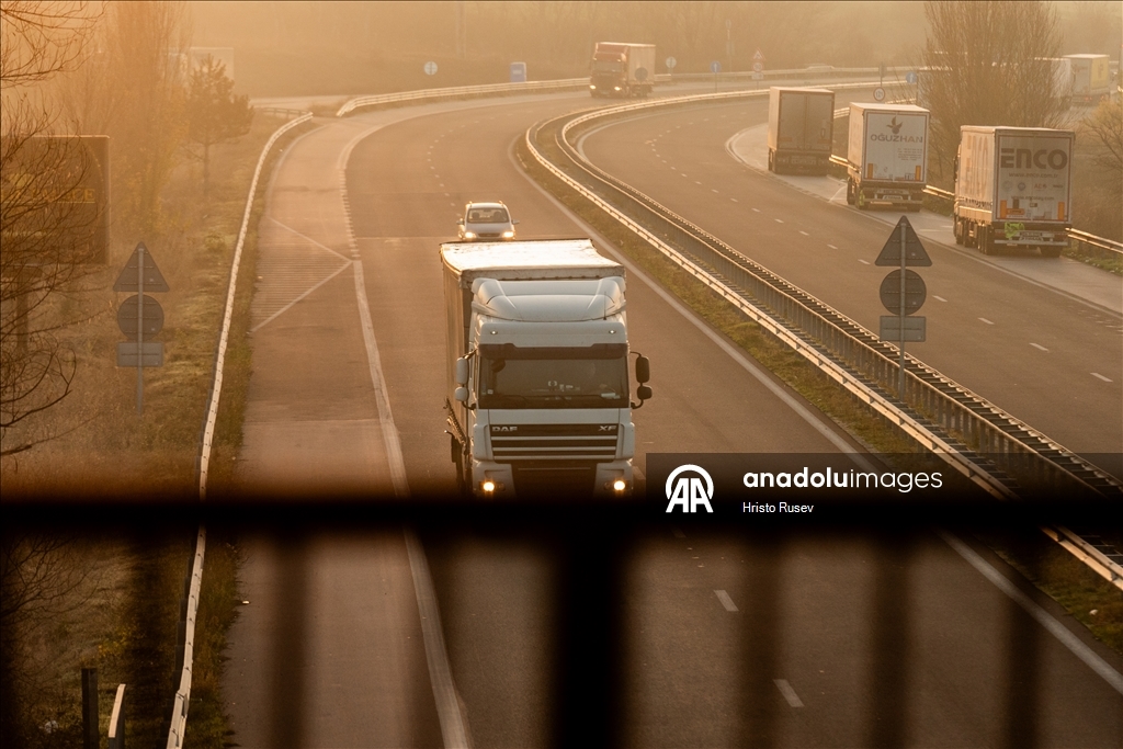 Bulgaristan'ın Kapitan Andreevo sınır kapısında 15 kilometrelik tır kuyruğu