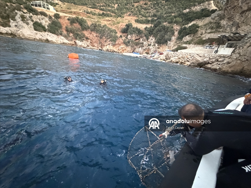 Doğu Akdeniz’de yasaklı av sepetleri denetimlerde tespit edilerek sudan çıkarıldı