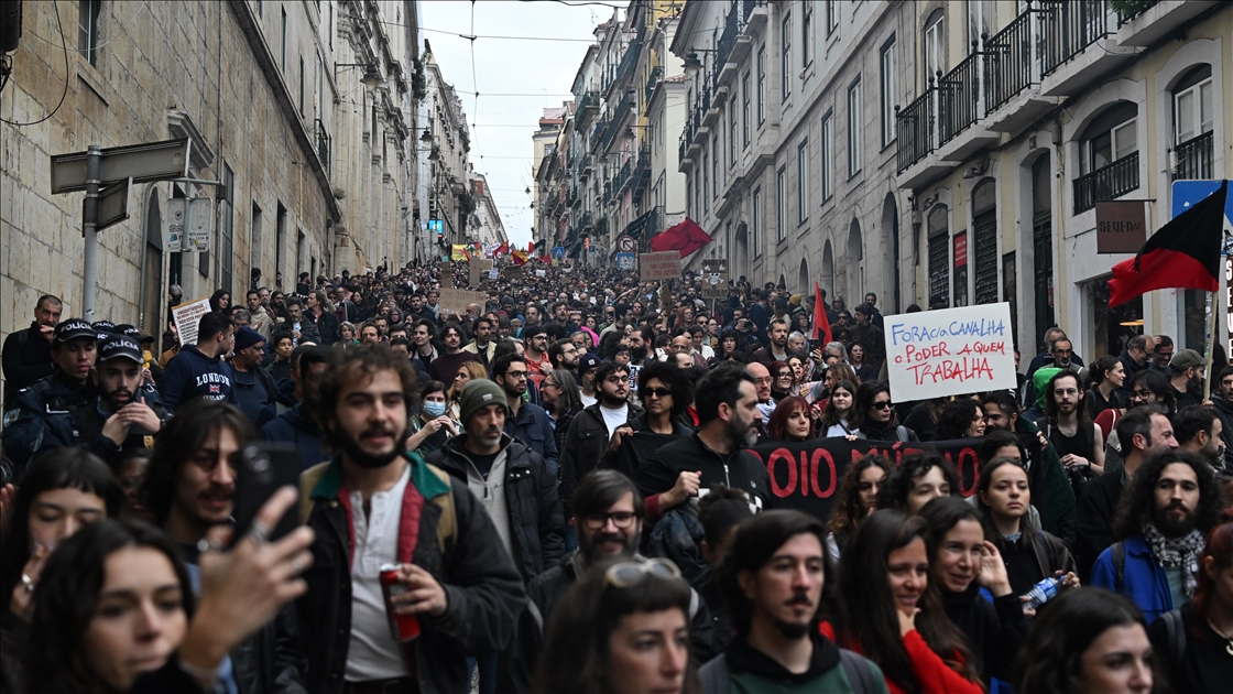 Portekiz'de 12 yıl aradan sonra ilk kez genel greve gidildi