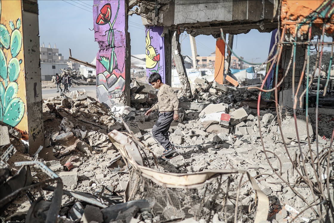 Художники из Газы раскрасили рисунками обломки зданий, разрушенных в результате израильских атак