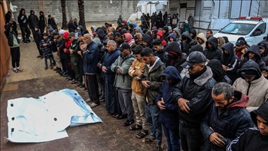 Ateşkesi ihlal eden İsrail Gazze'de birçok bölgeye saldırı düzenledi