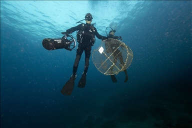 Doğu Akdeniz’de yasaklı av sepetleri denetimlerde tespit edilerek sudan çıkarıldı