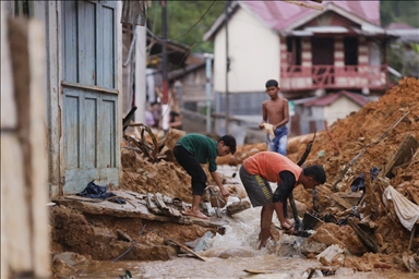 В Индонезии продолжаются работы по ликвидации последствий разрушительного наводнения