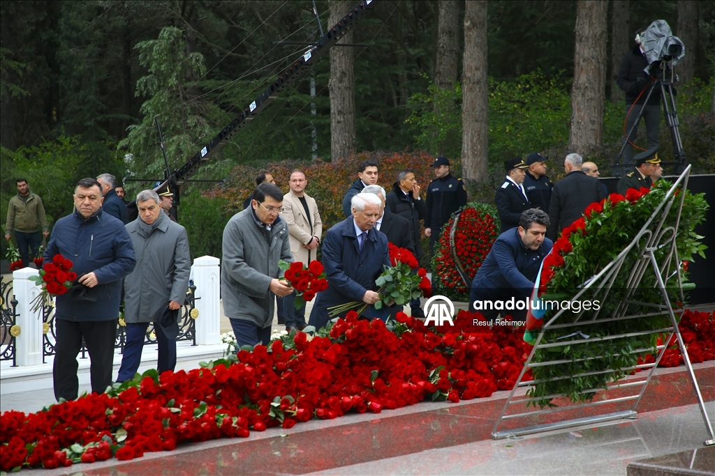 В Азербайджане чтят память общенационального лидера Гейдара Алиева