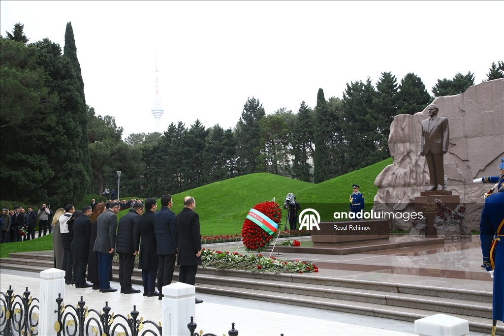 В Азербайджане чтят память общенационального лидера Гейдара Алиева