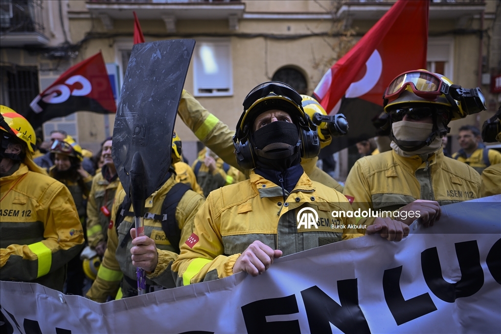 В Мадриде полиция разогнала акцию протеста лесных пожарных