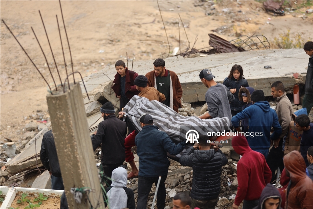 В Газе из-за проливных дождей рухнуло здание