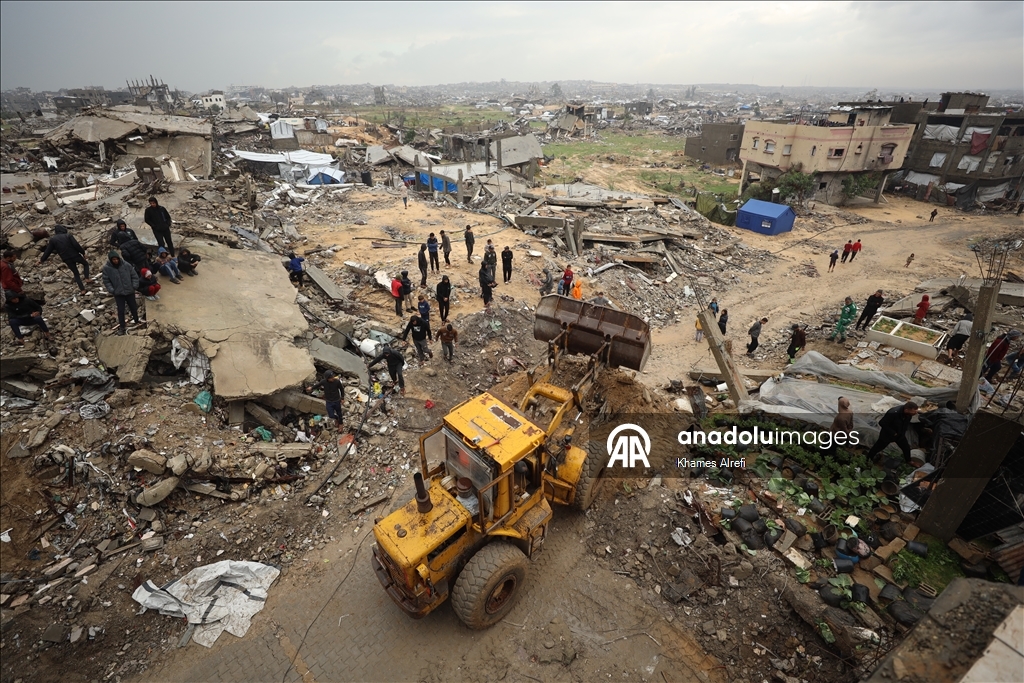 В Газе из-за проливных дождей рухнуло здание