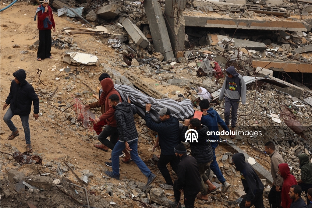 В Газе из-за проливных дождей рухнуло здание