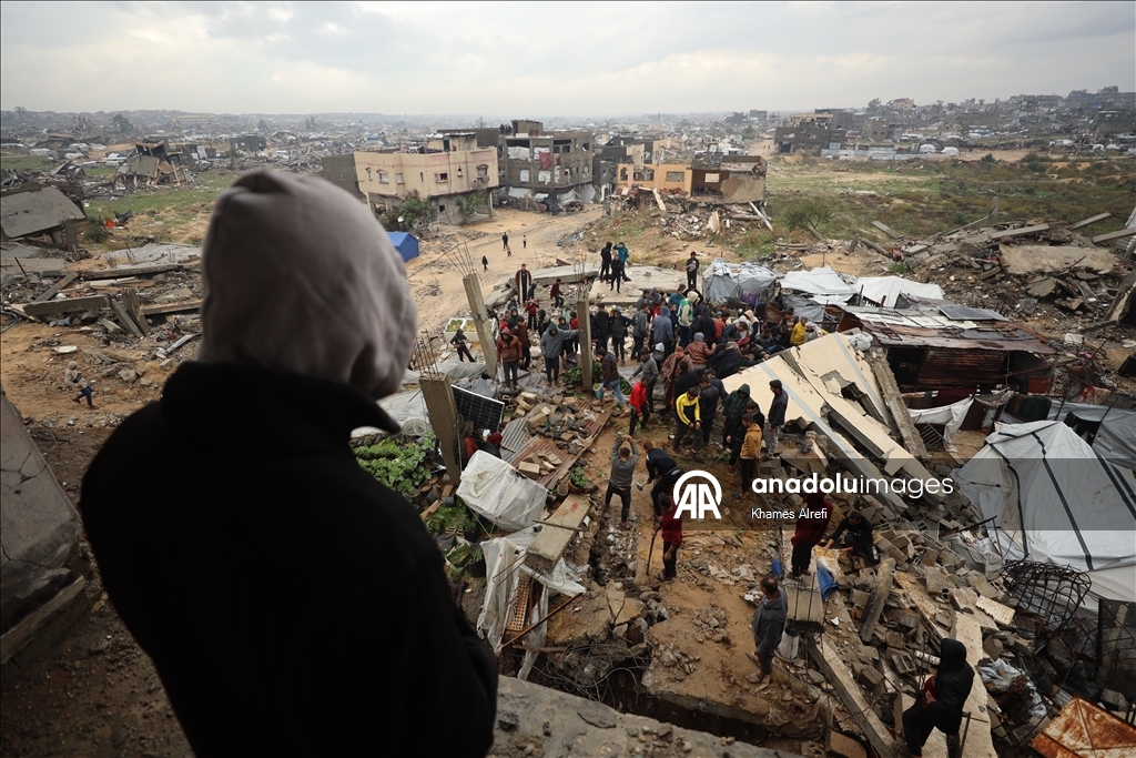 В Газе из-за проливных дождей рухнуло здание