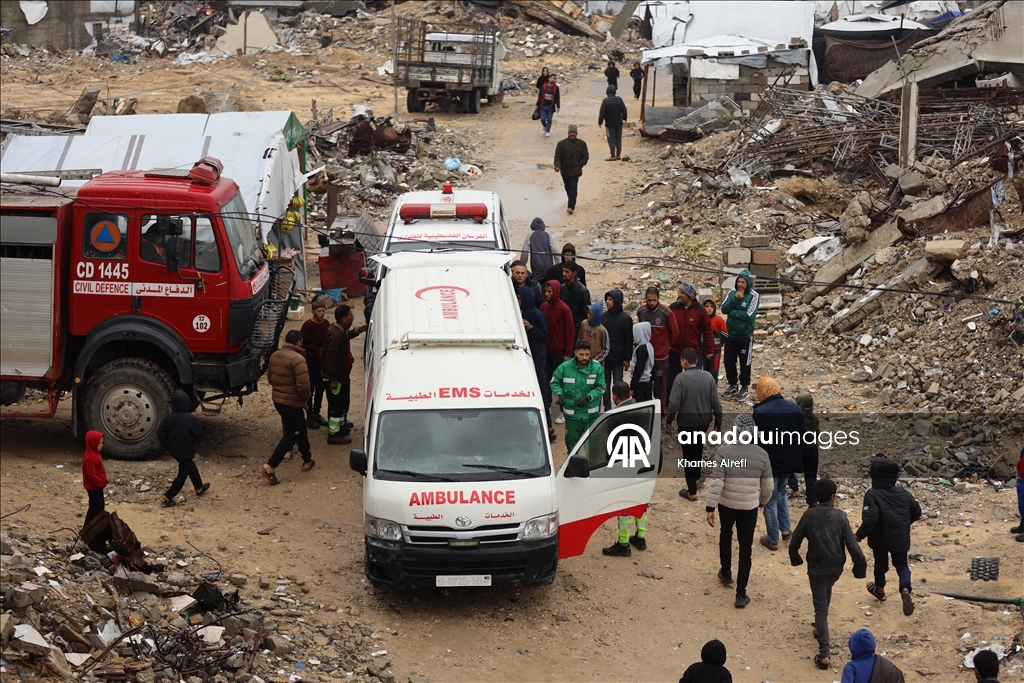 Gazze Şeridi'nde şiddetli yağış nedeniyle çöken binada arama kurtarma çalışmaları sürüyor