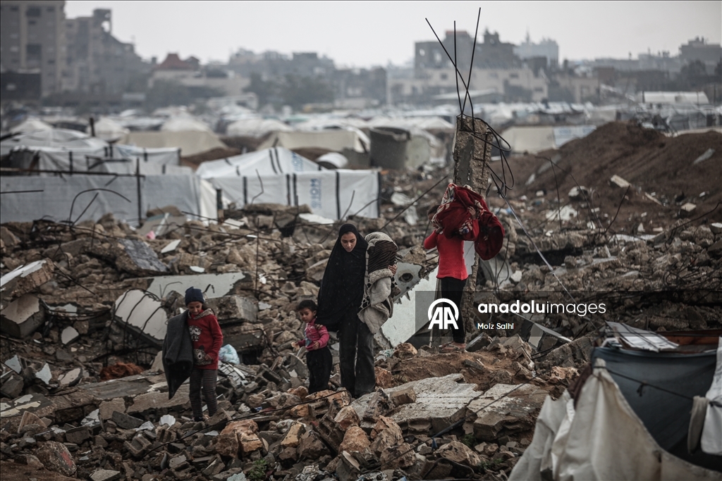 Li Xezeyê ji ber barana zêde bi sedan kon di bin avê de man