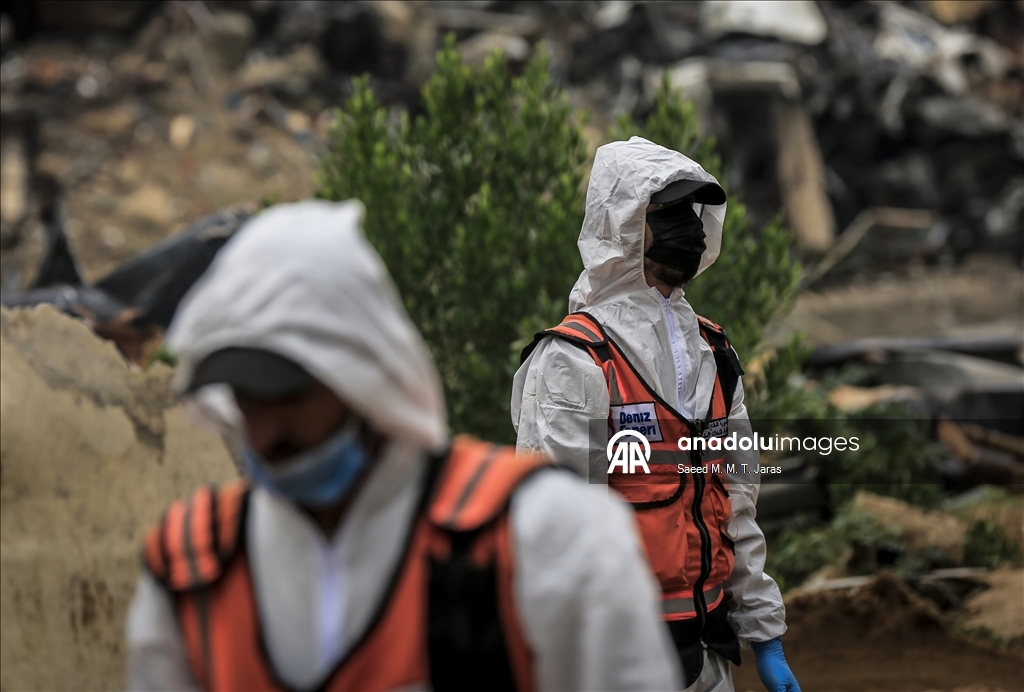 Продолжаются работы по извлечению тел палестинцев, которые были похоронены на территории больницы Шифа