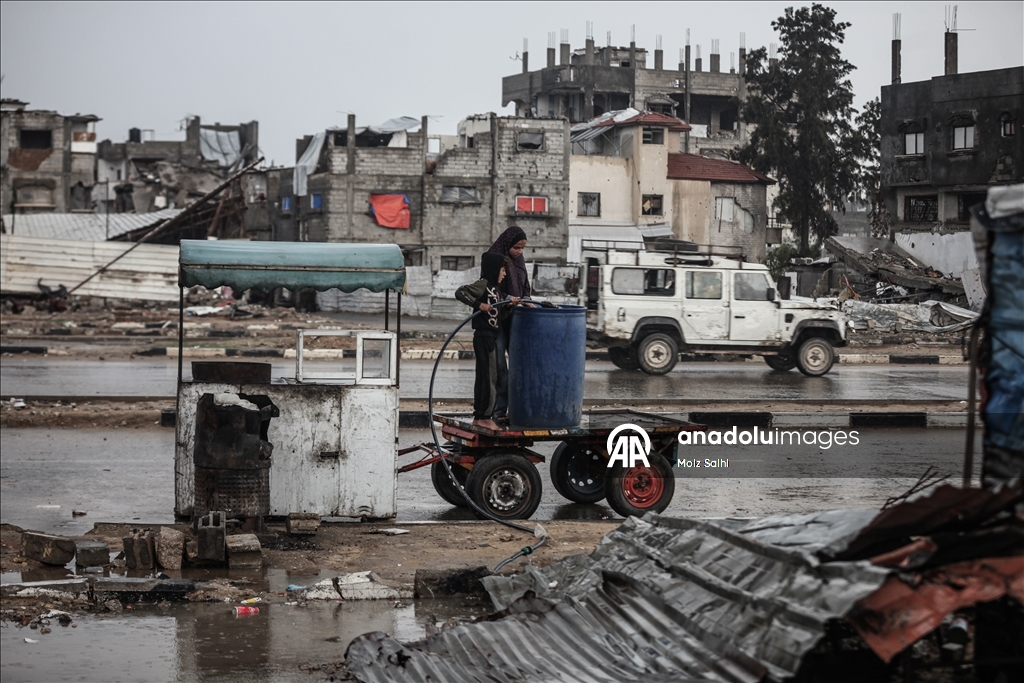 Li Xezeyê ji ber barana zêde bi sedan kon di bin avê de man