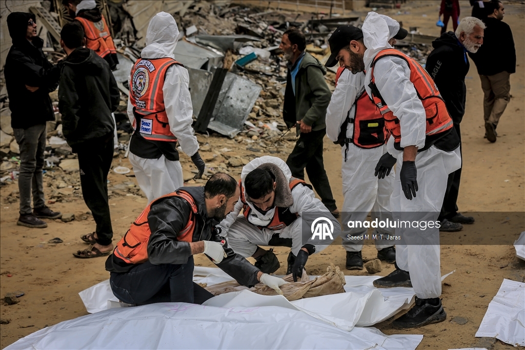 Продолжаются работы по извлечению тел палестинцев, которые были похоронены на территории больницы Шифа