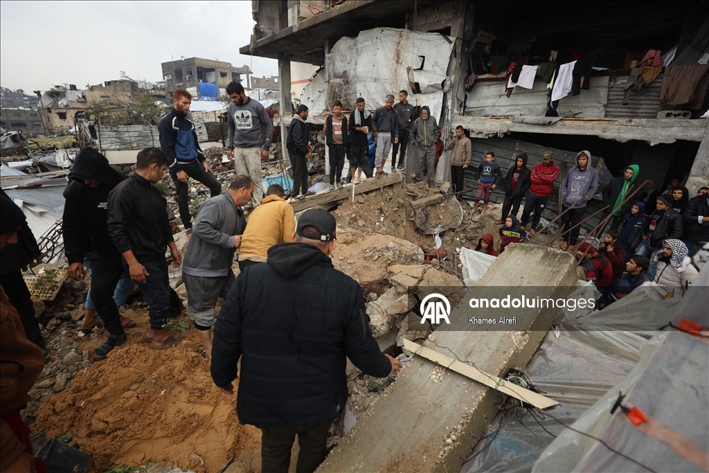 В Газе из-за проливных дождей рухнуло здание